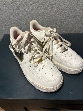 Nike Air Force 1 LV8